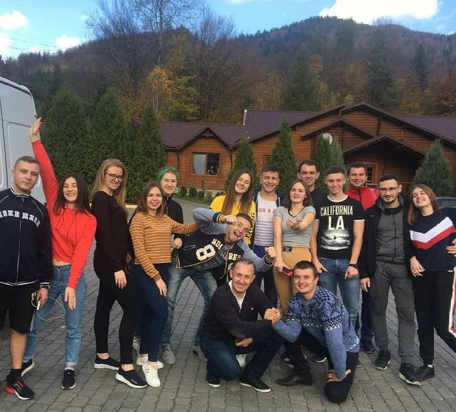 Сповнені приємних вражень мандрівники повертаються додому